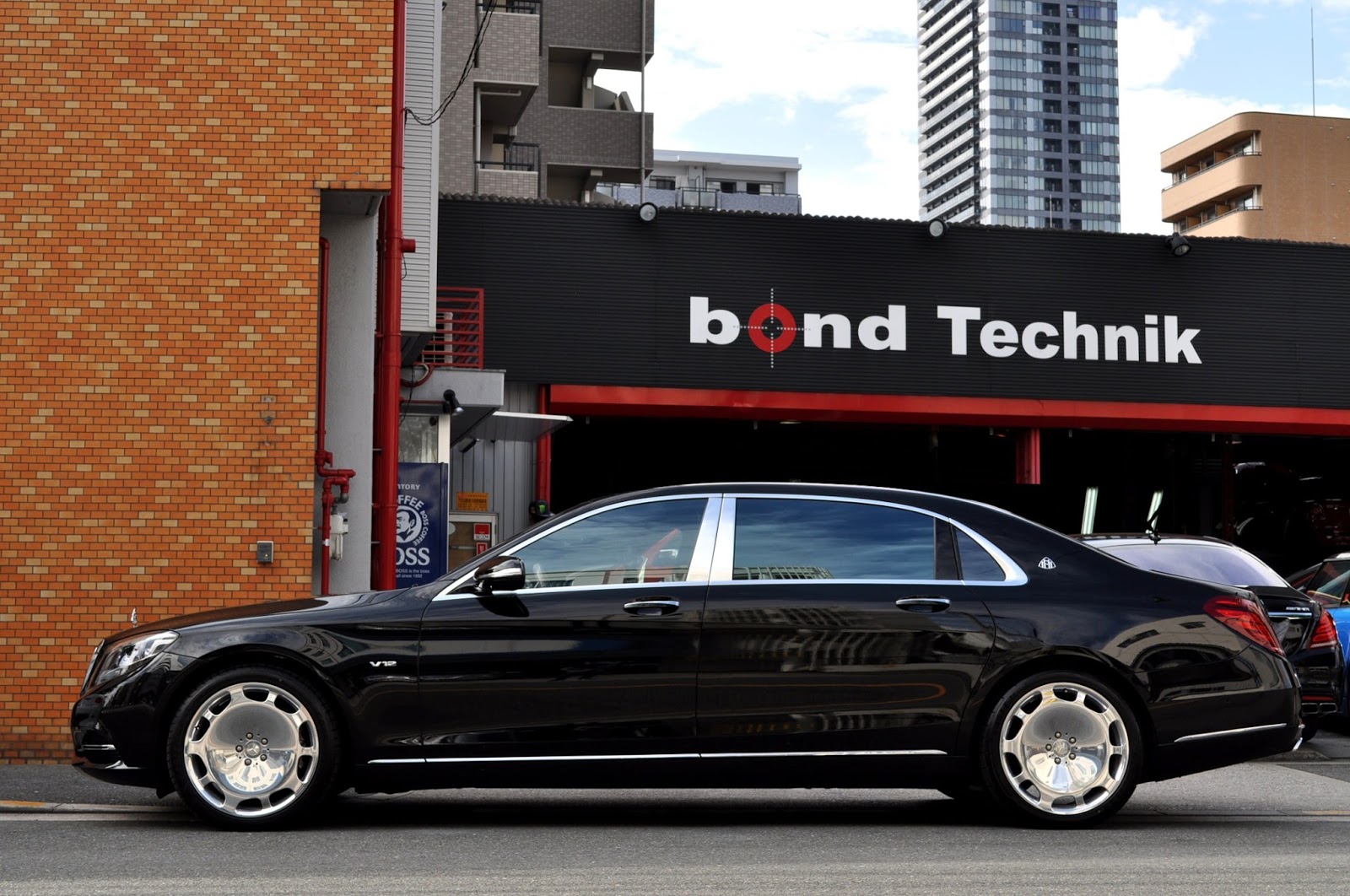 mercedes-maybach-w222-s600-v12-3.JPG