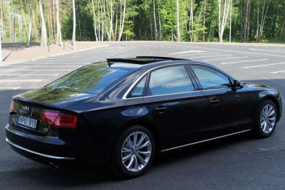 audi-a8-4-2-l-sedanas-2011-benzinas (1).jpg