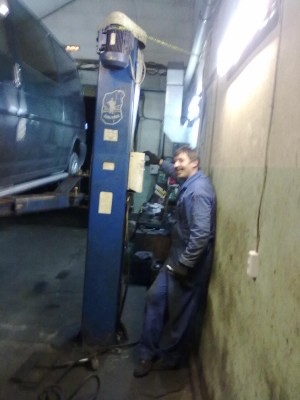 пока еще улыбается но скоро будет грустно(Николай 98)