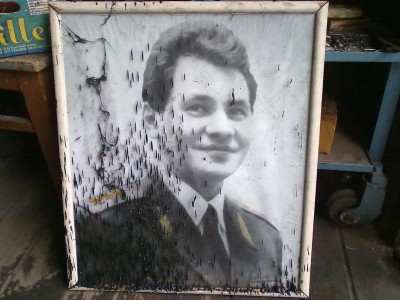 Угадайте что за недочеловек на фото,аж целый генерал армии