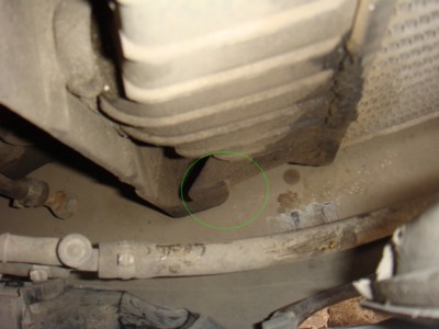 DSC07853.jpg (93.02 КБ) 20509 просмотров ухо для удержания радиатора кондея находится на радиаторе охлаждения. оно как видно отломано