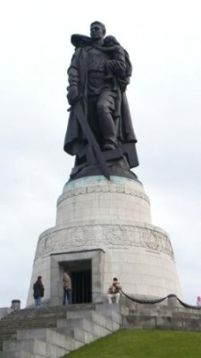 главная скульптура мемориала