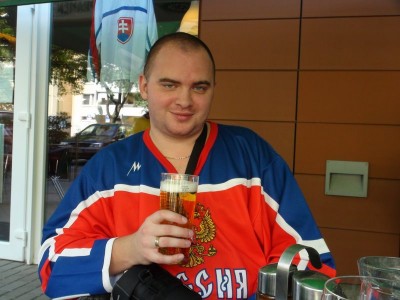 Погнали.)) Пиво там - просто сказка. Названий не помню, но такое вкусное, что можно выпить бочку)) В каждом баре своё, в некоторых свежесваренное фирменное, в общем я объедался ребрышками и обпивался пивом))