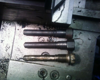 болты оригинал и в процессе