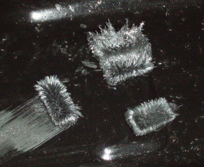 магнитики собрали часть стружки