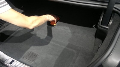 Здесь находится розетка для зарядки!