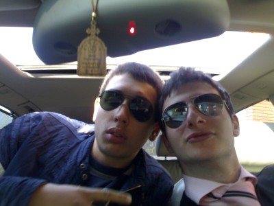 с другом)пытаемся понтоваться)