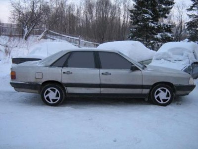 audi 100.jpg