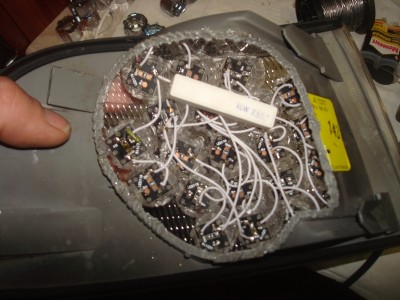 впаять обманку надо между &quot;+&quot; и &quot;-&quot; входящими в поворот.