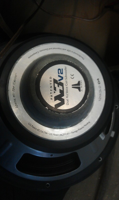 Вынул динамик и удостоверился, что это действительно то что надо