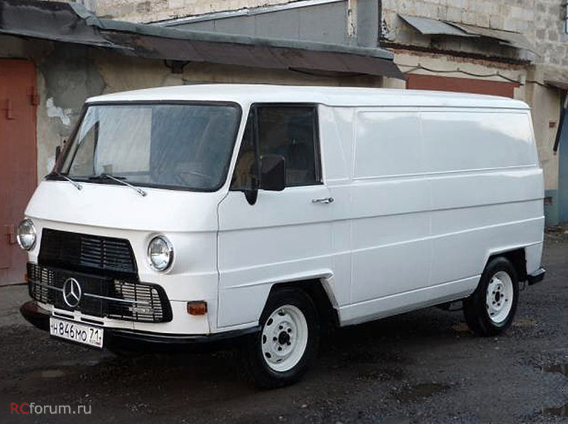 800px-Mercedes-Benz_N1300.jpg