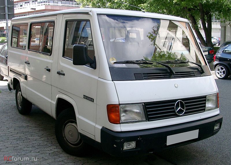 800px-Mercedes-Benz_MB100_front_20080704.jpg