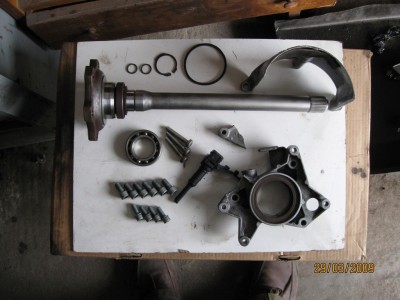 Левый привод разобранный