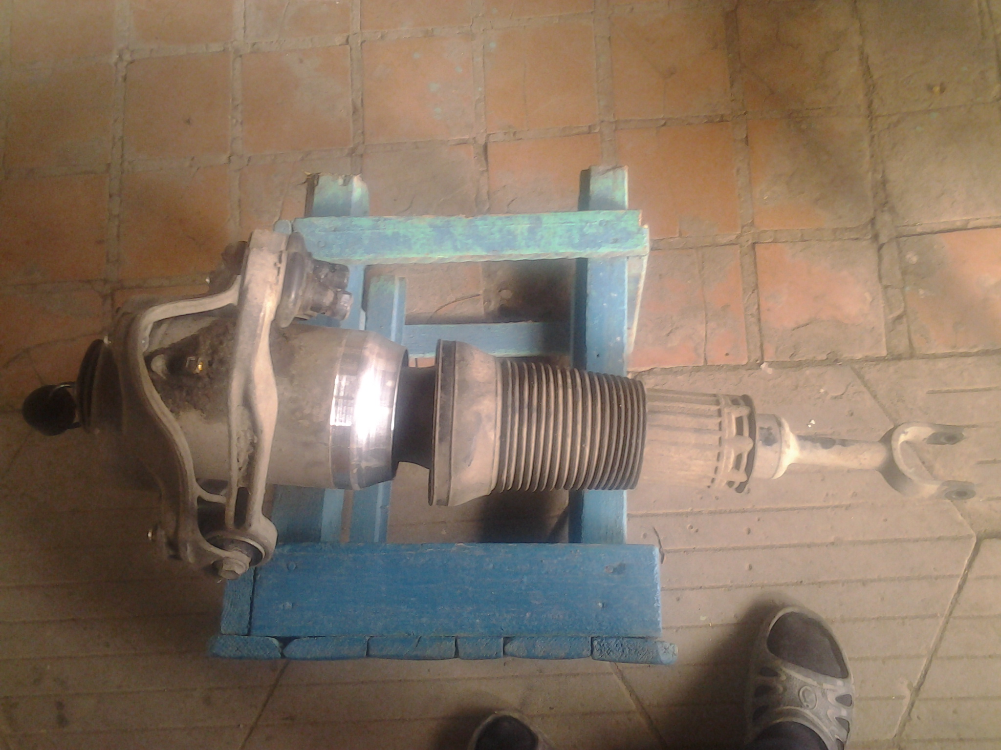 Площадка с рычагами уже снята.